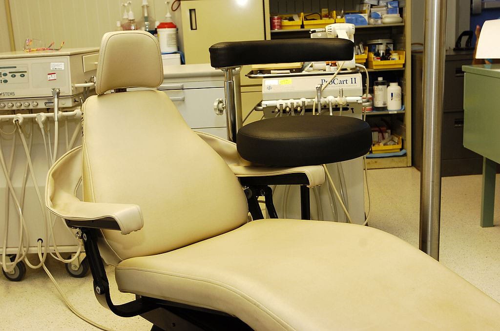 DENTAL CHAIR