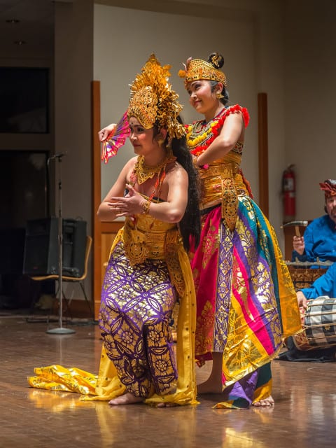 Two dancers
