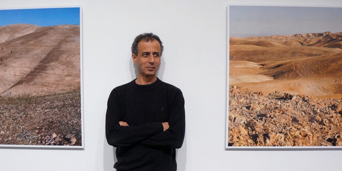 An artist between two landscapes