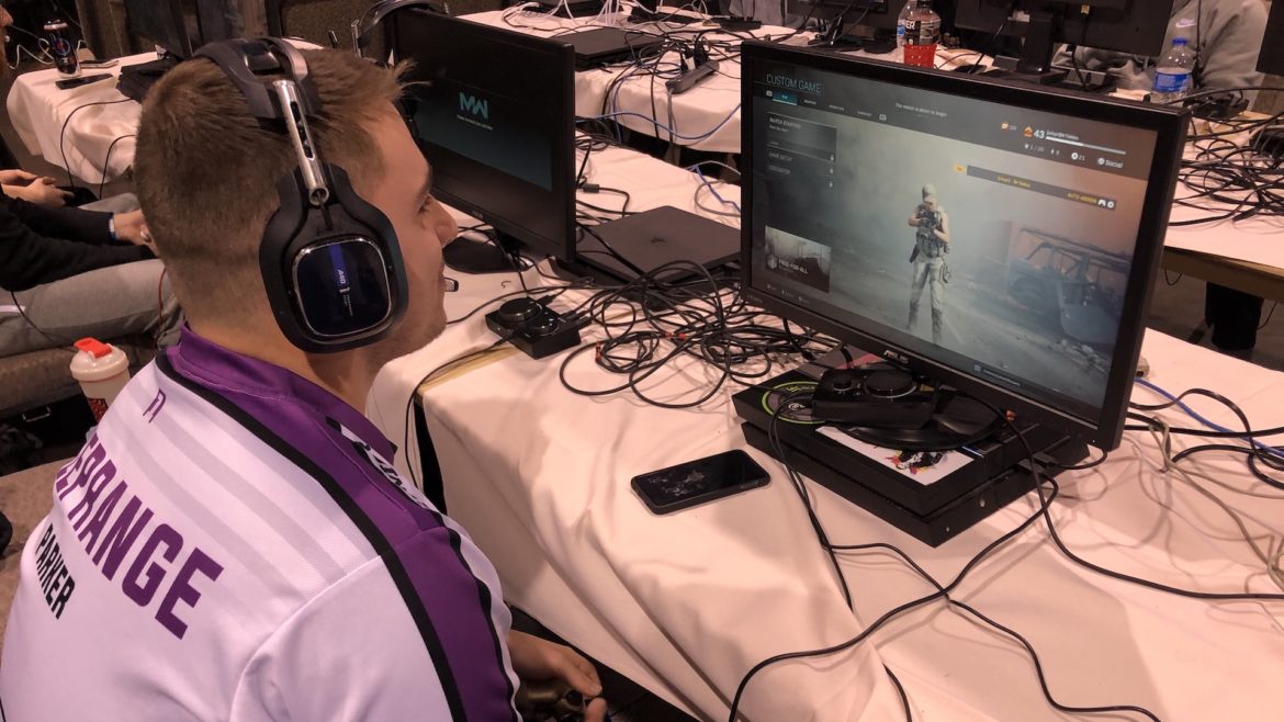 Kaleb Brooks plays Call of Duty.