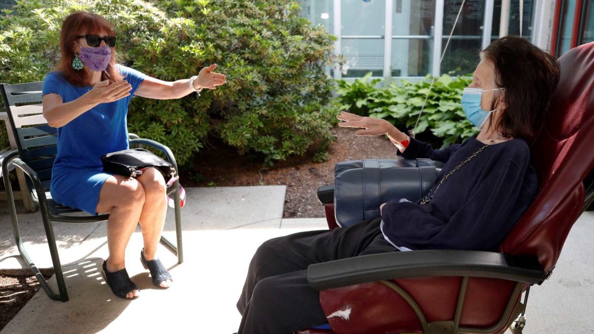 Marcie Abramson, left, and her mother, Cynthia.