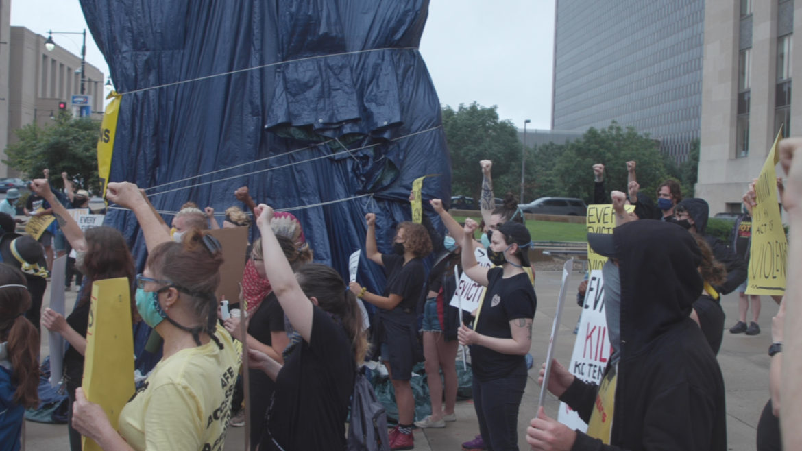 KC Tenants organize at eviction court July 30