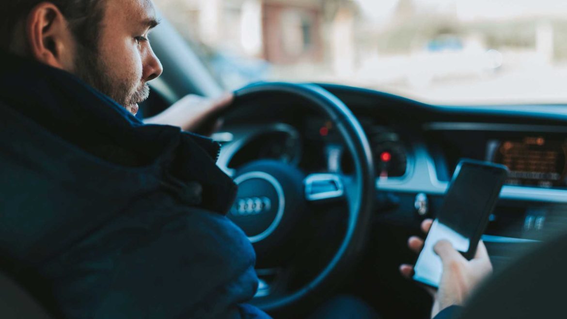 Nearly nine in 10 people engage in smartphone activities while driving.