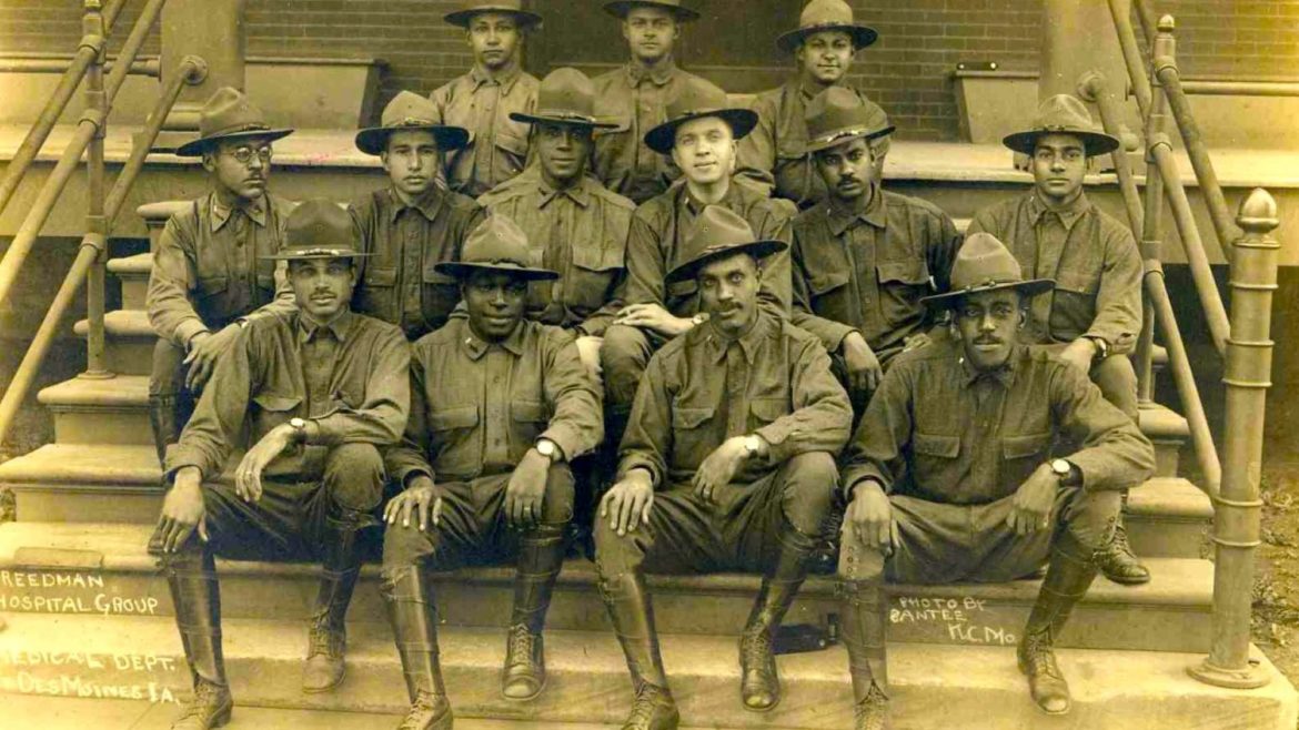 Thomas Jones, bottom right.