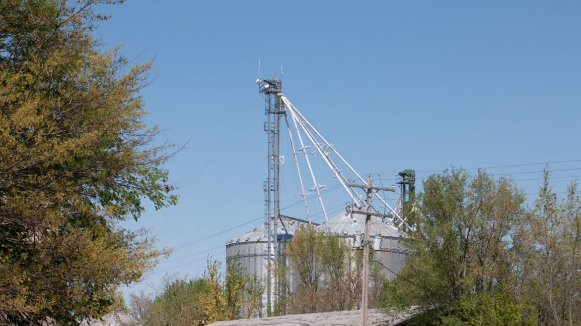A grain elevator in Turney, Missouri, looms large over the small community. An elevator in neighboring Stewartsville will be the location of the intelligent router sending broadband signals to the village.