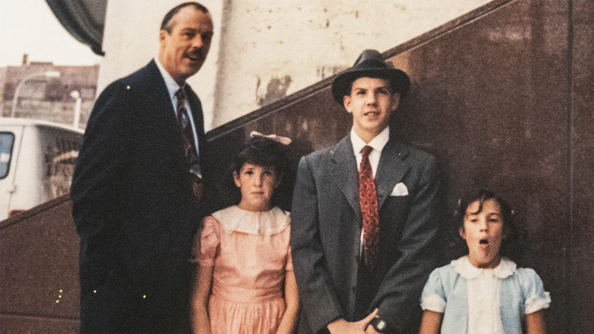 Young Jason Sudeikis with his family.