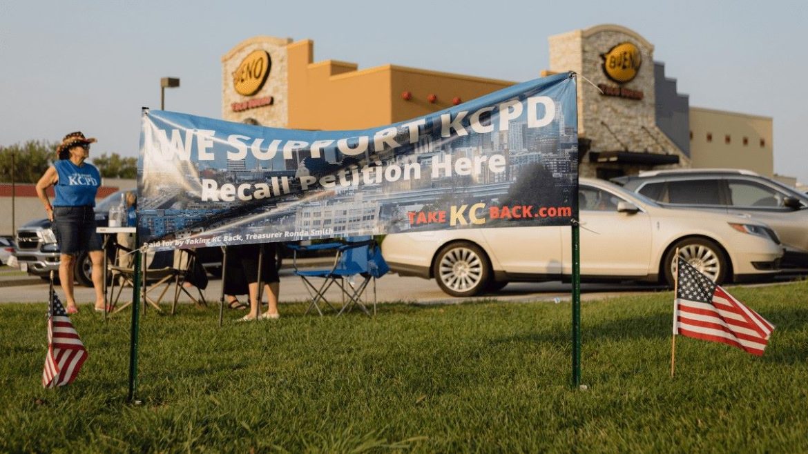 A group of volunteers collect signatures to recall 4th District Councilman Eric Bunch on Sept. 7, 2021. The recall attempt was unsuccessful.