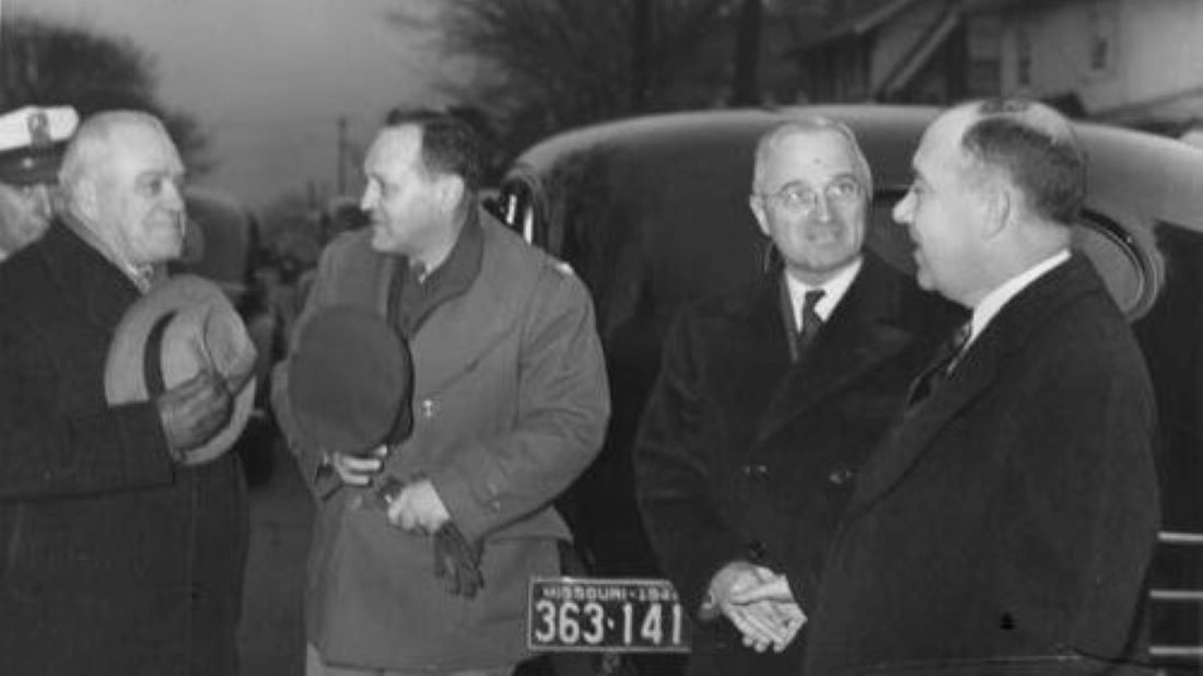 In 1945 Harry Truman, then vice president, attended the Kansas City funeral of machine boss Tom Pendergast, and visited with Pendergast’s nephew James (far right).