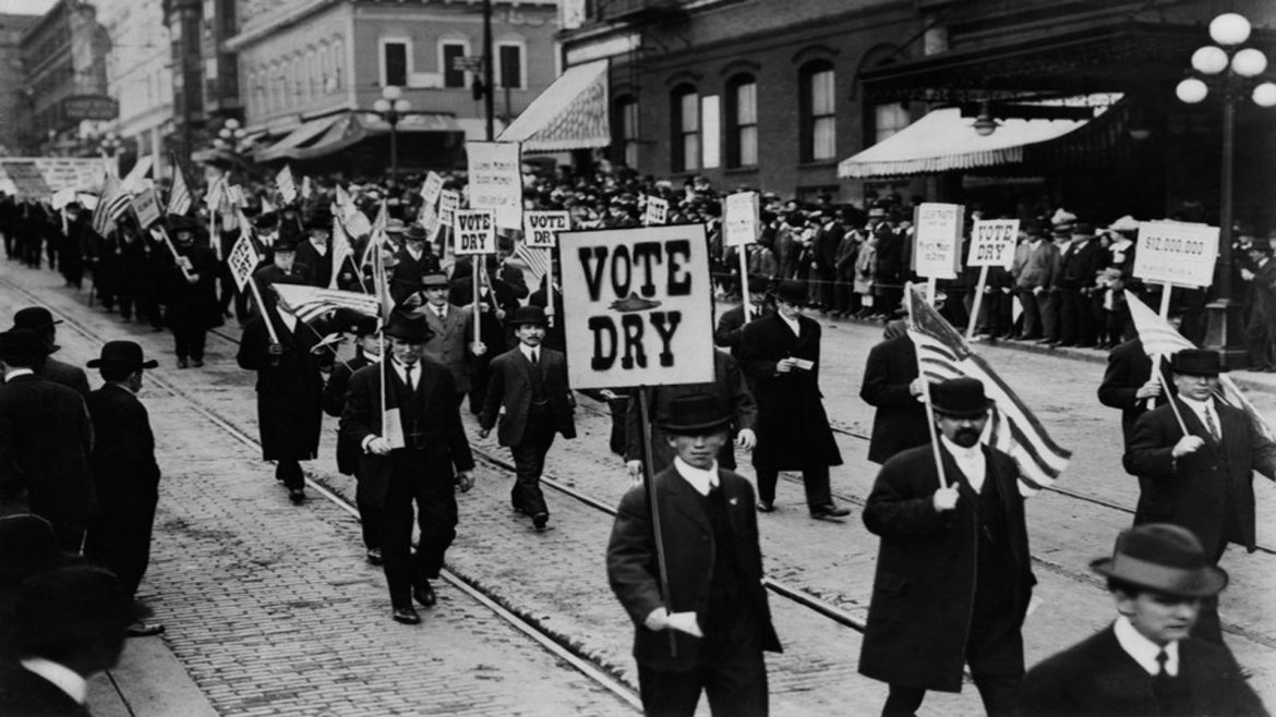 An old time photo of temperance-minded protesters.