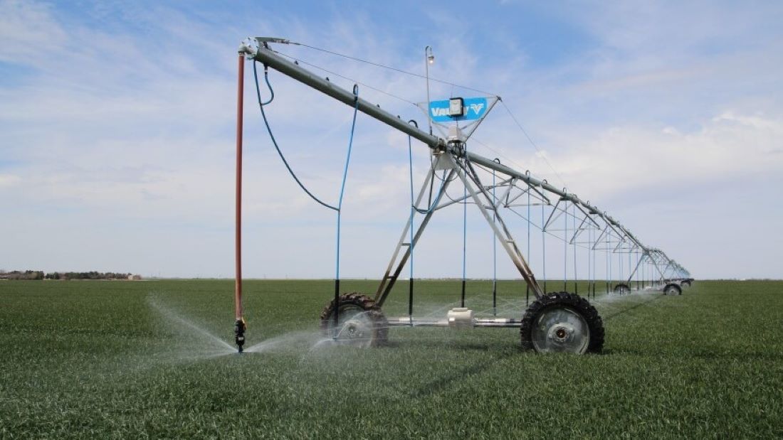 Center pivot irrigation systems like this one in Finney County pump water up from the Ogallala aquifer to spray on crops. This part of southwest Kansas experienced some of the state's worst aquifer declines last year as drought pushed farmers to pump more water from underground.