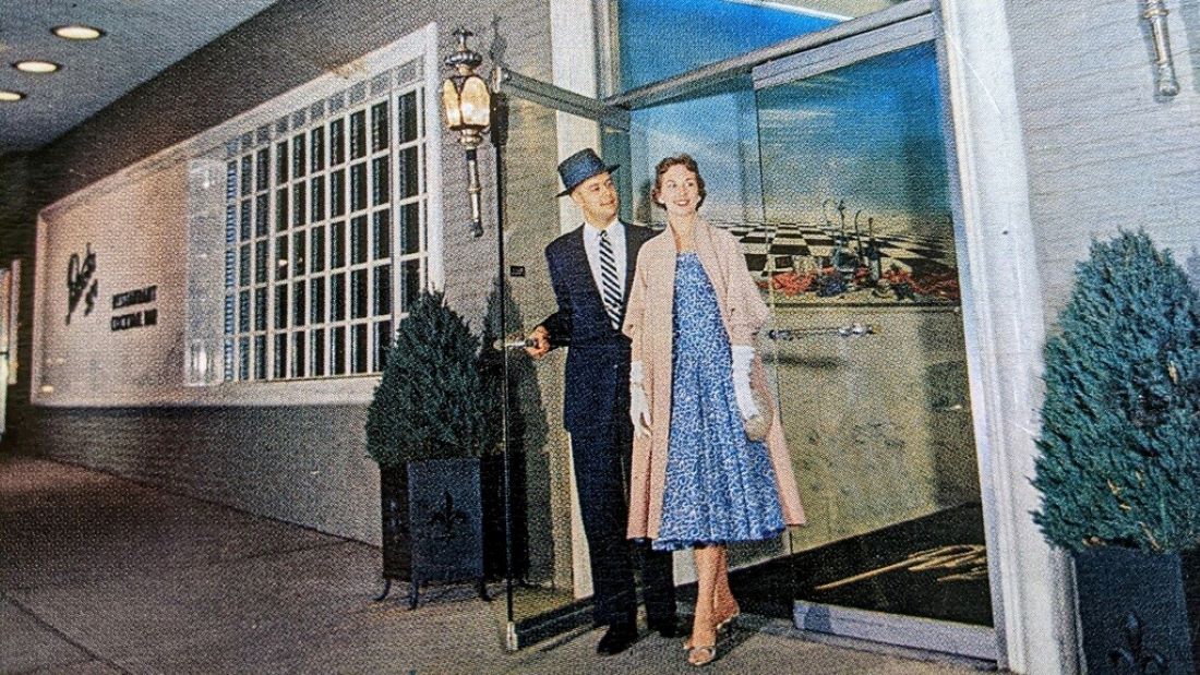 A postcard depicting Putsch’s 210, circa the early 1950s.