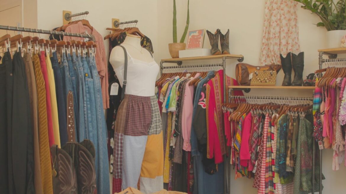 Inside Daisy Lee Vintage.