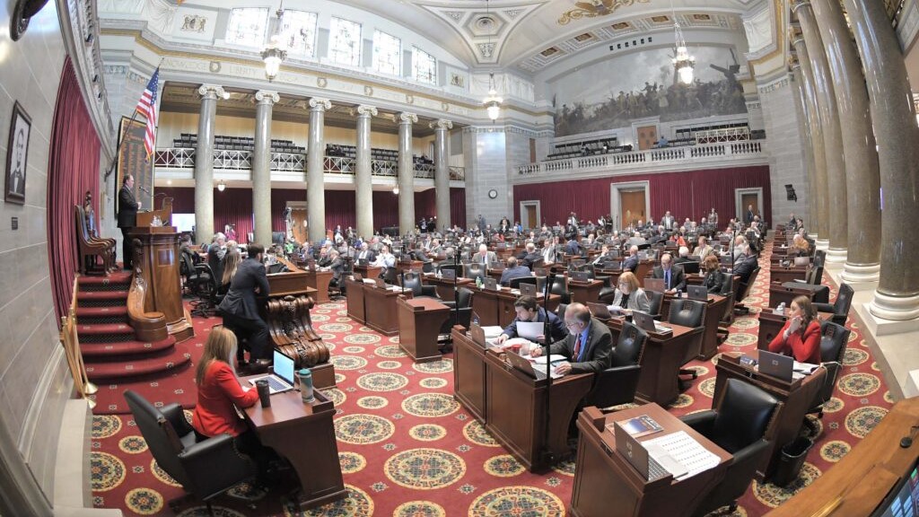 Lawmakers in the Missouri House chamber on Jan. 18, 2022.
