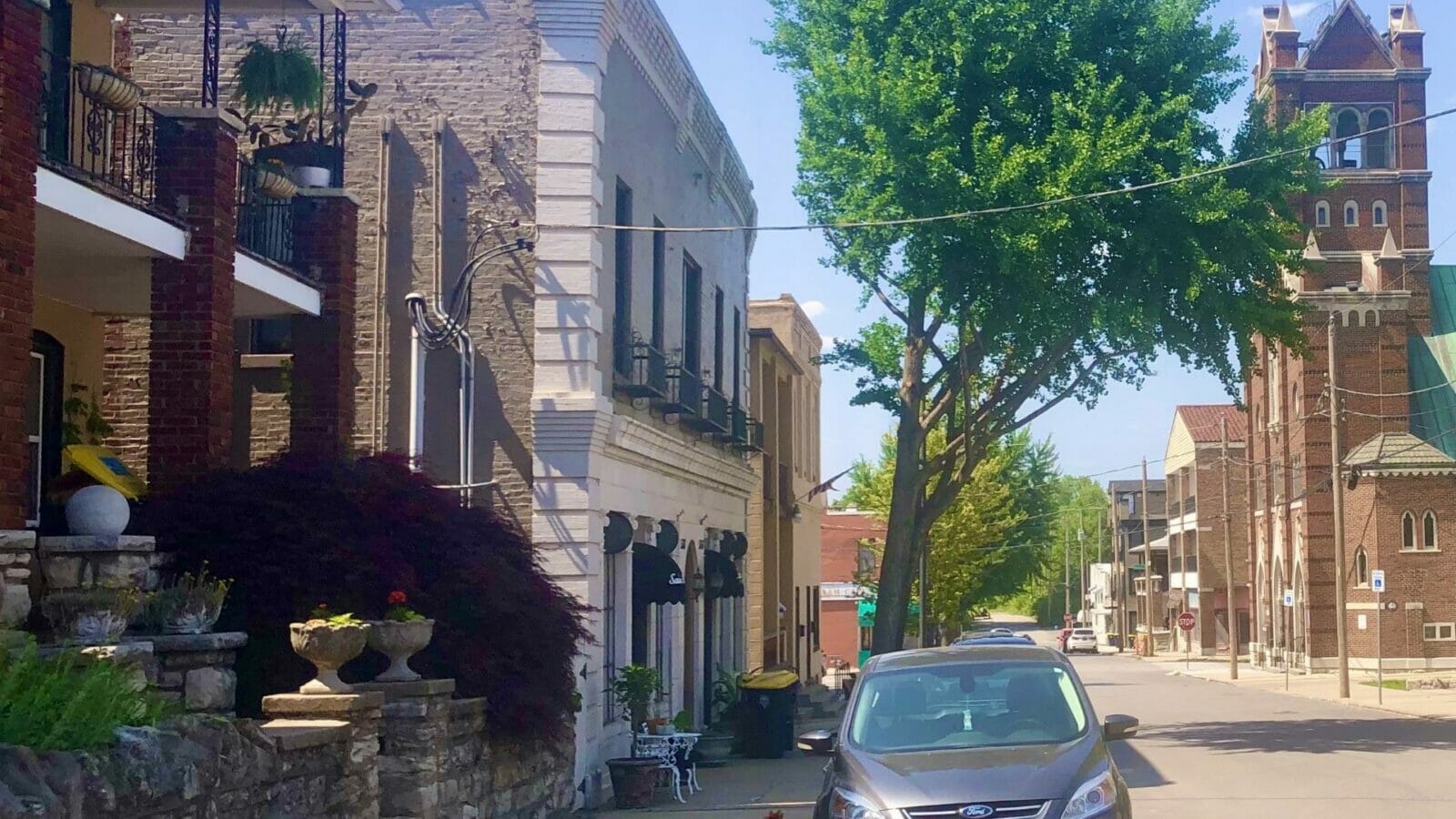 A street scene in the historic Columbus Park neighborhood.