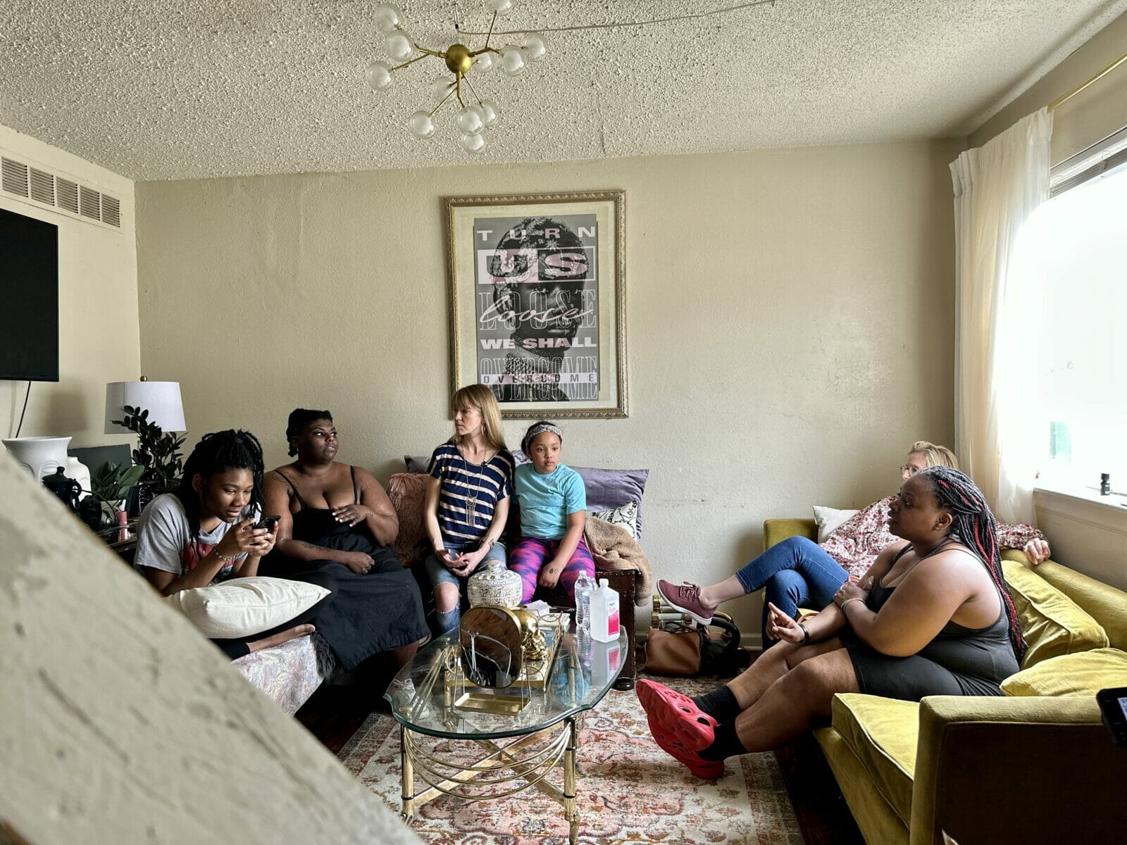 Tenants have been meeting to discuss their goals and the lawsuit they plan to join. (Vicky Diaz-Camacho | Flatland KC)
