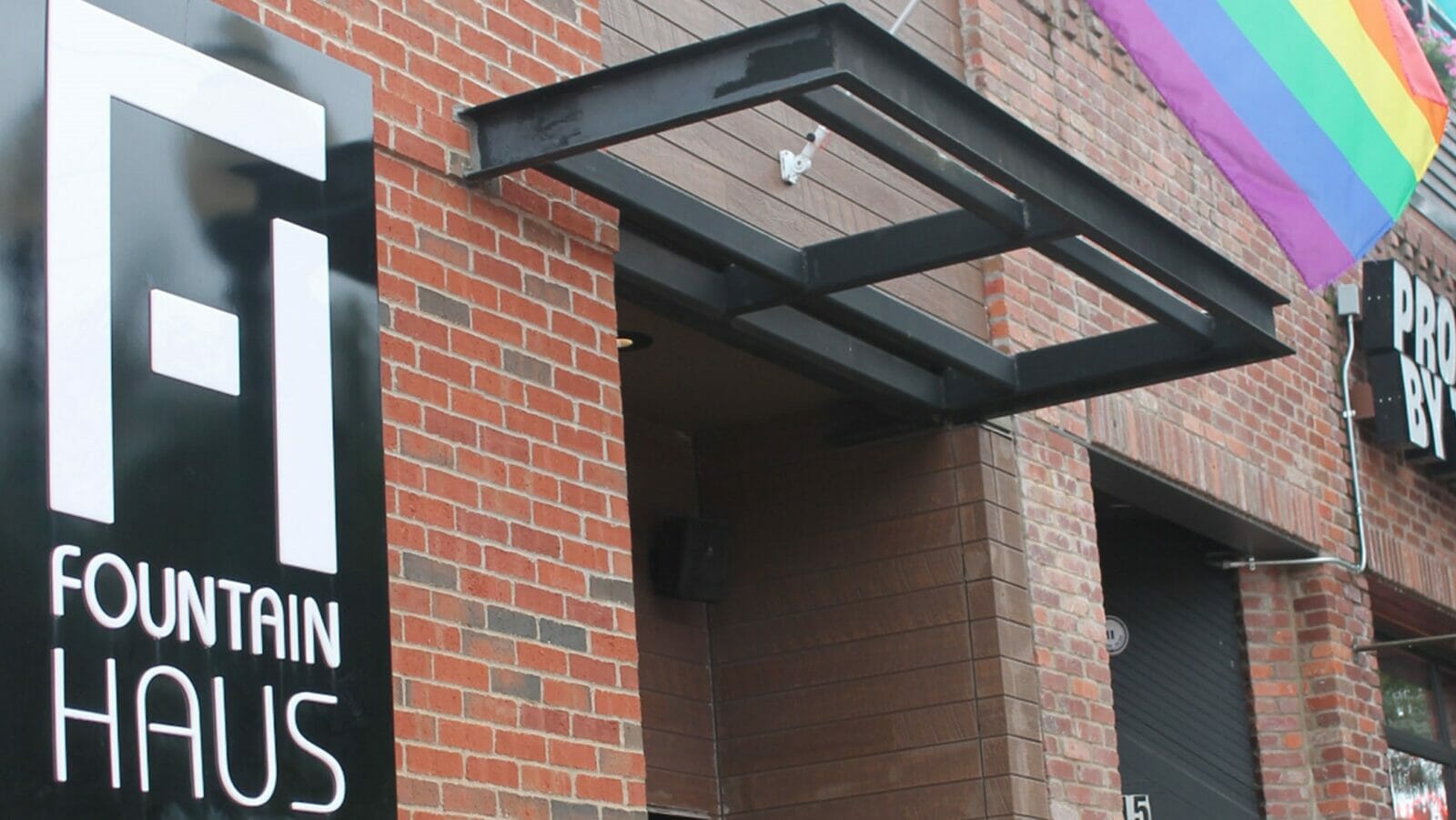 The entry to Fountain Haus in Westport.