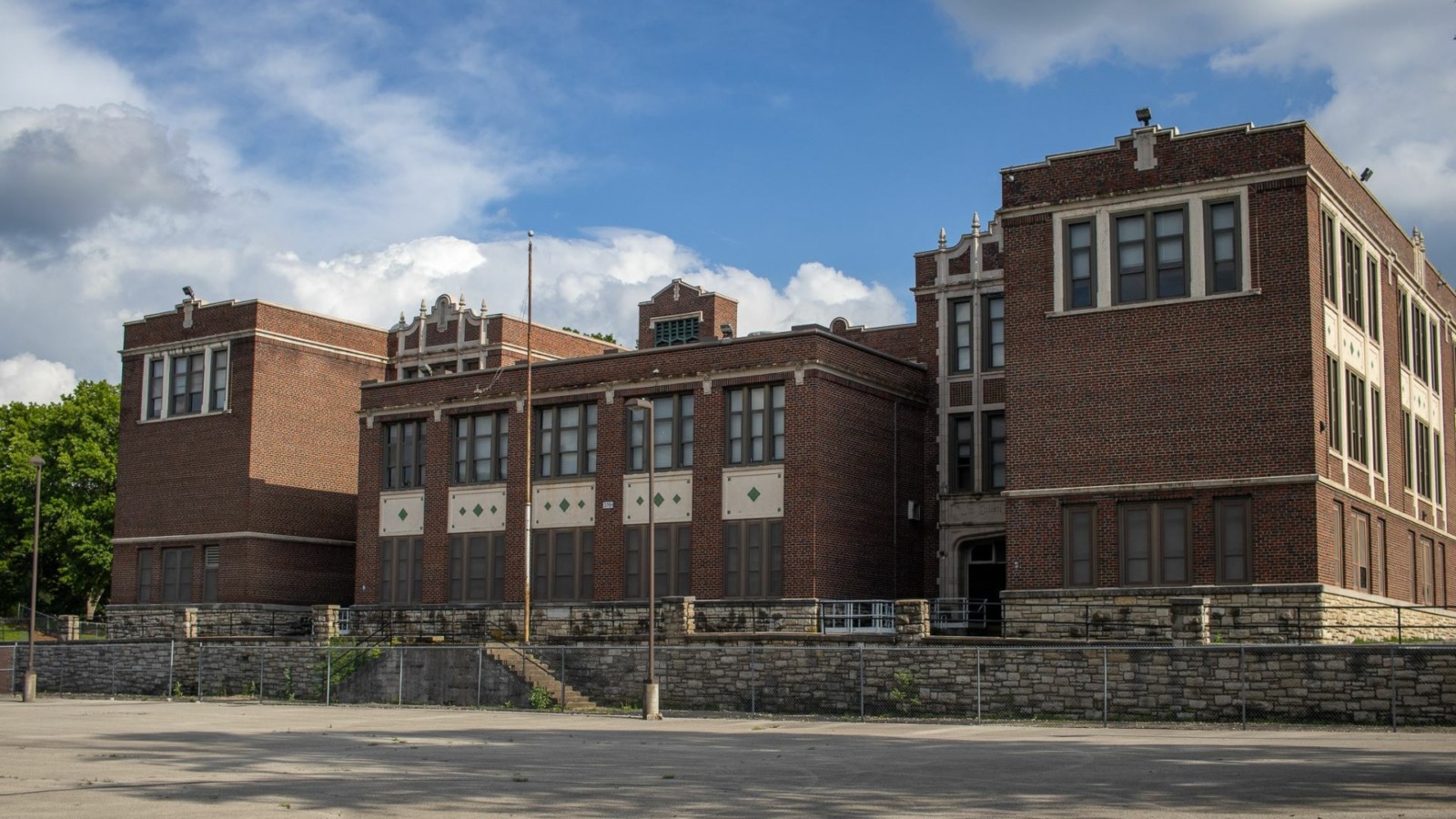 Exterior view of the Bryant School from Westover Road in Brookside.