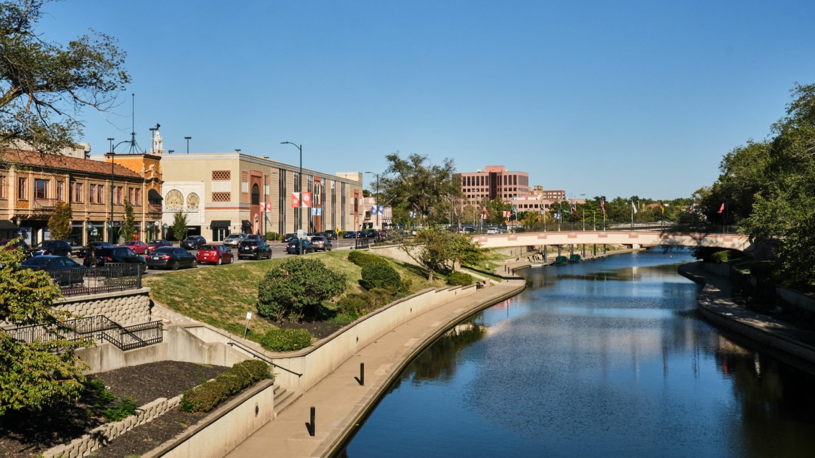 Country Club Plaza shops along Brush Creek.