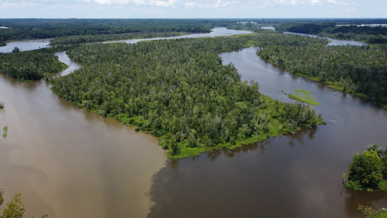 Runoff enters the Appomattox River, a major tributary of the James River, which flows into southern Chesapeake Bay in Virginia.