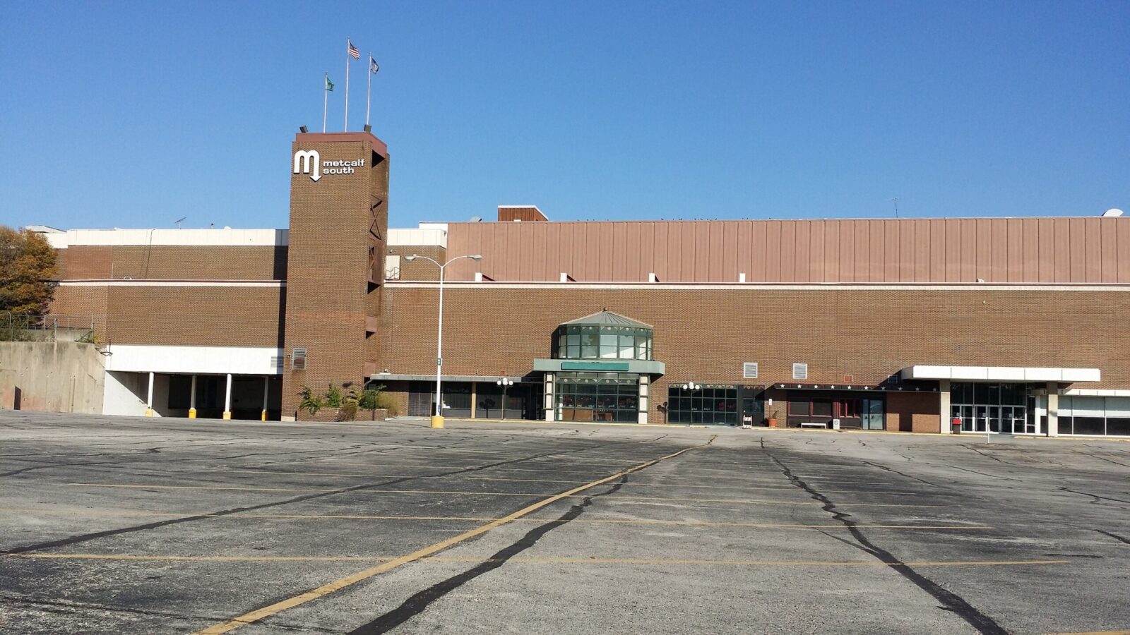 exterior of old metcalf south shopping center