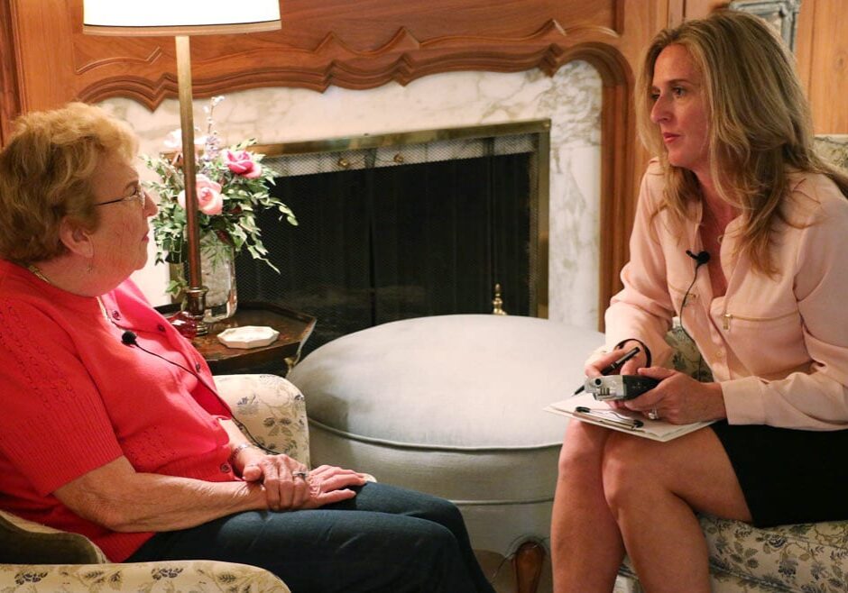 Courtney Mitchell (right), co-founder of Voices in Time, interviews Rosemary Soli (left). (Photo by Bridgit Bowden/Hale Center for Journalism)