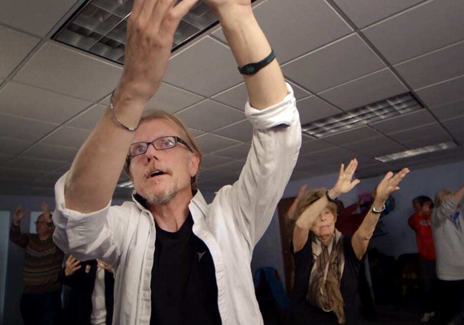 T’ai Chi and QiGong meditation instructor Bill Douglas guided a class at Turning Point: The Center for Hope and Healing in Leawood, Kansas recently. (Photo by Todd Feeback/The Hale Center for Journalism)