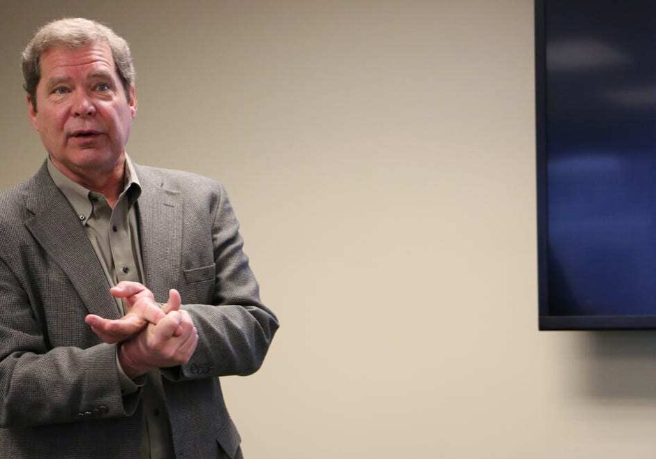 Dr. William Atkinson, associate director for immunization education at the Immunization Action Coalition in St. Paul, Minn., addressed a meeting of the Mid America Immunization Coalition on Thursday in Kansas City, Mo. (Photo by Mike Sherry/Hale Center for Journalism)