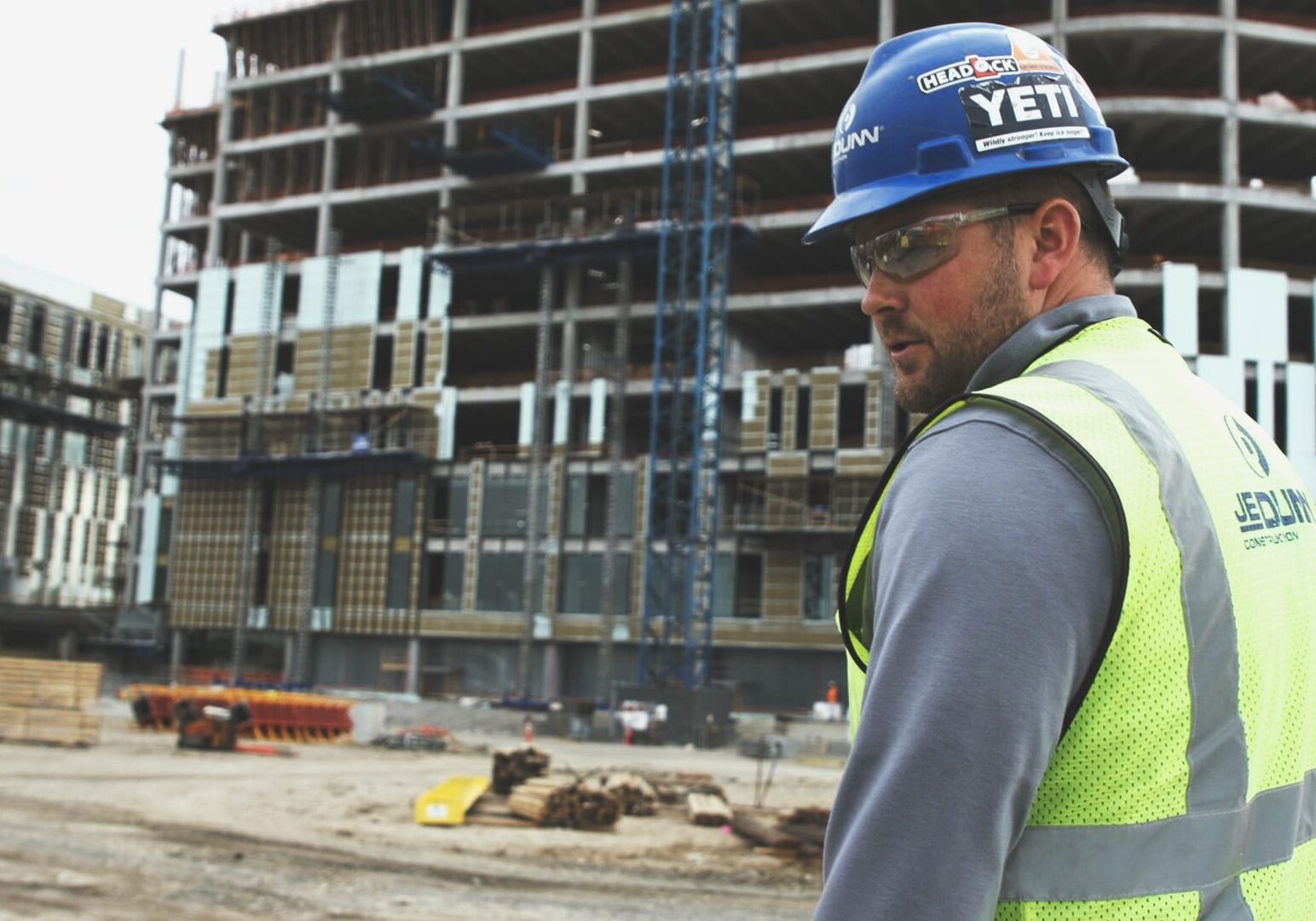 je dunn superintendent on construction site