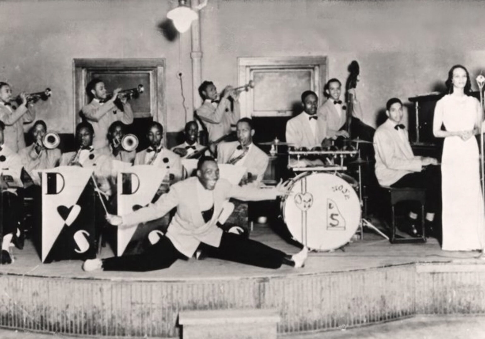 A young LaVerne Barker played in Deans of Swing