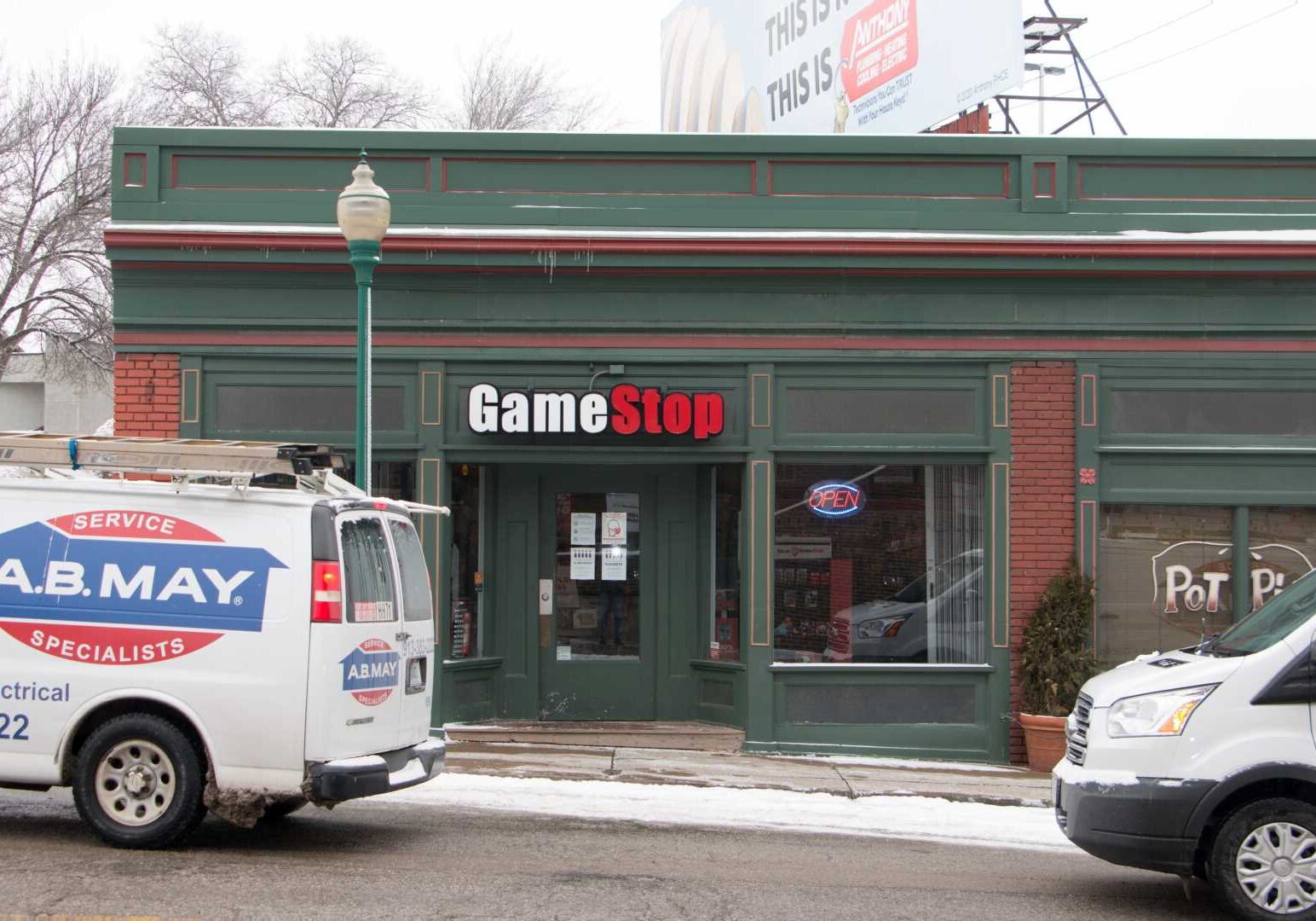 The GameStop located on Westport Road.