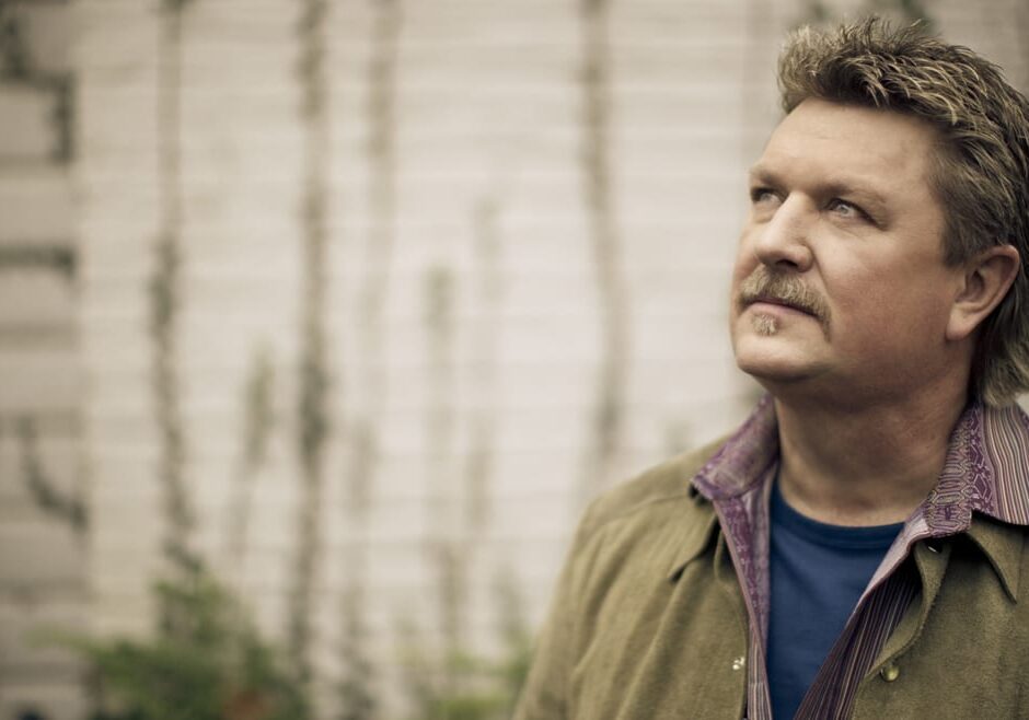 "Country Unplugged" brings Joe Diffie and a few other huge names in the genre to the Kauffman this weekend. (Credit: Country Unplugged)