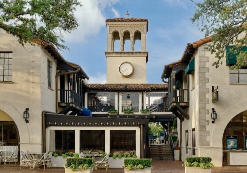 Entrance to Highland Park Village.