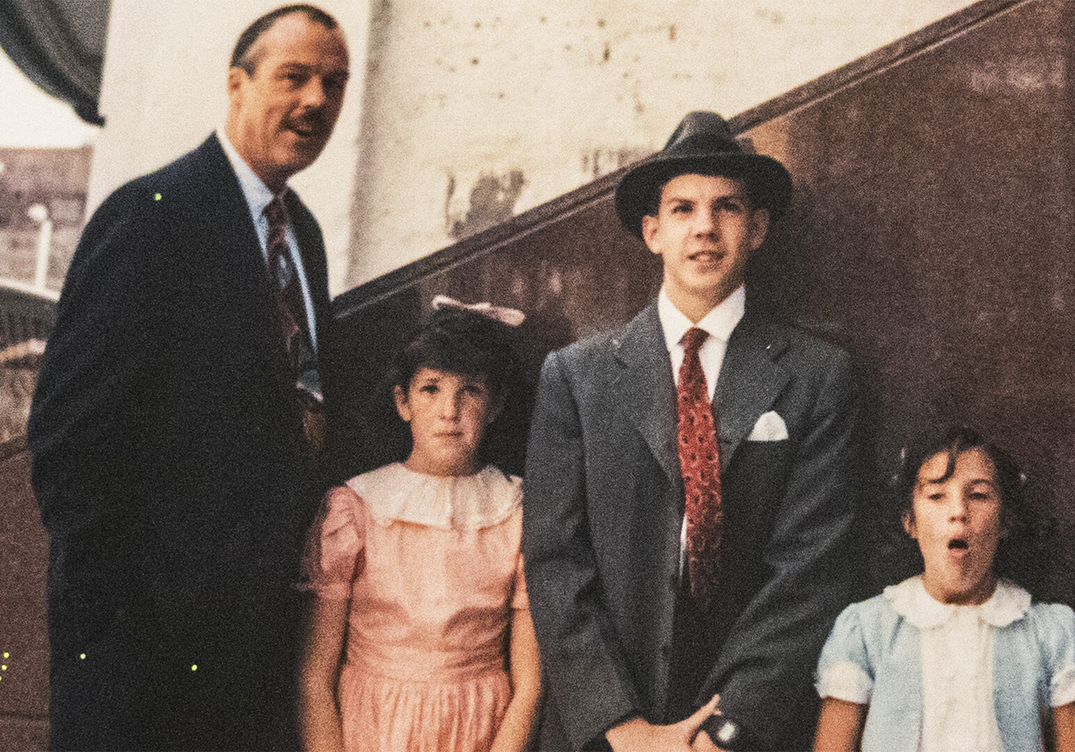 Young Jason Sudeikis with his family.