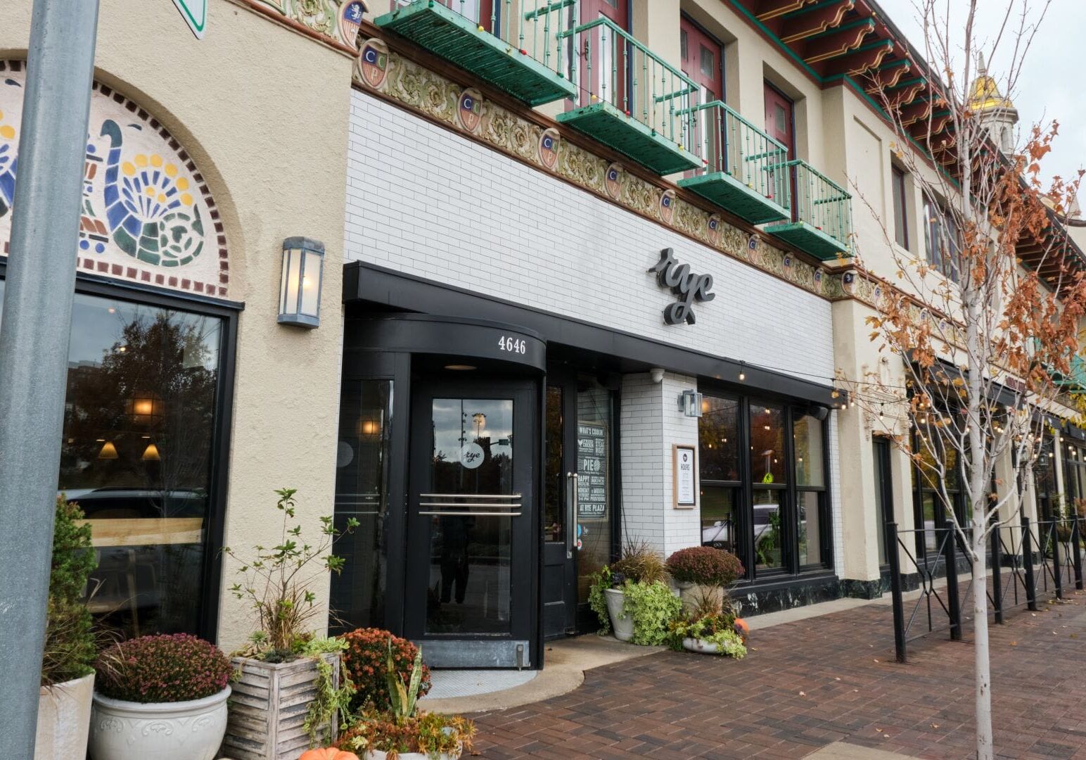 The entrance to Rye on the Country Club Plaza.