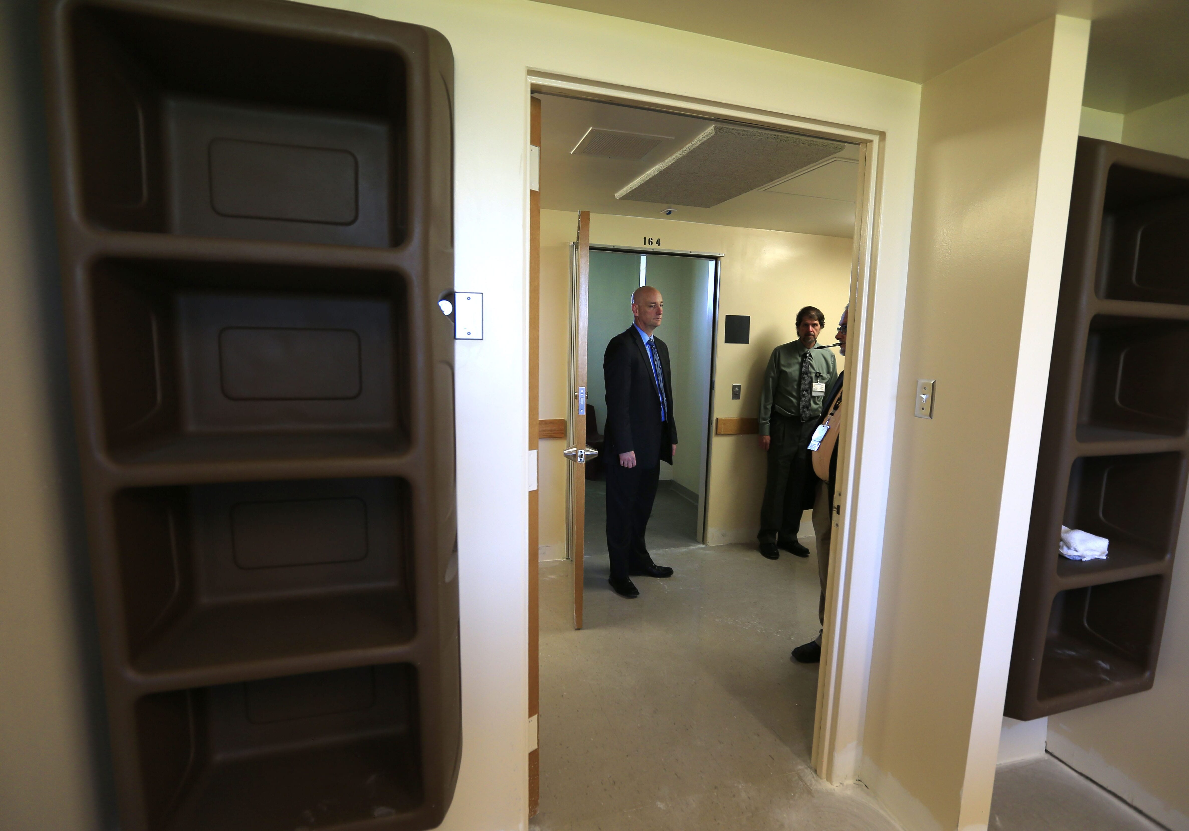 state officials tour the hospital