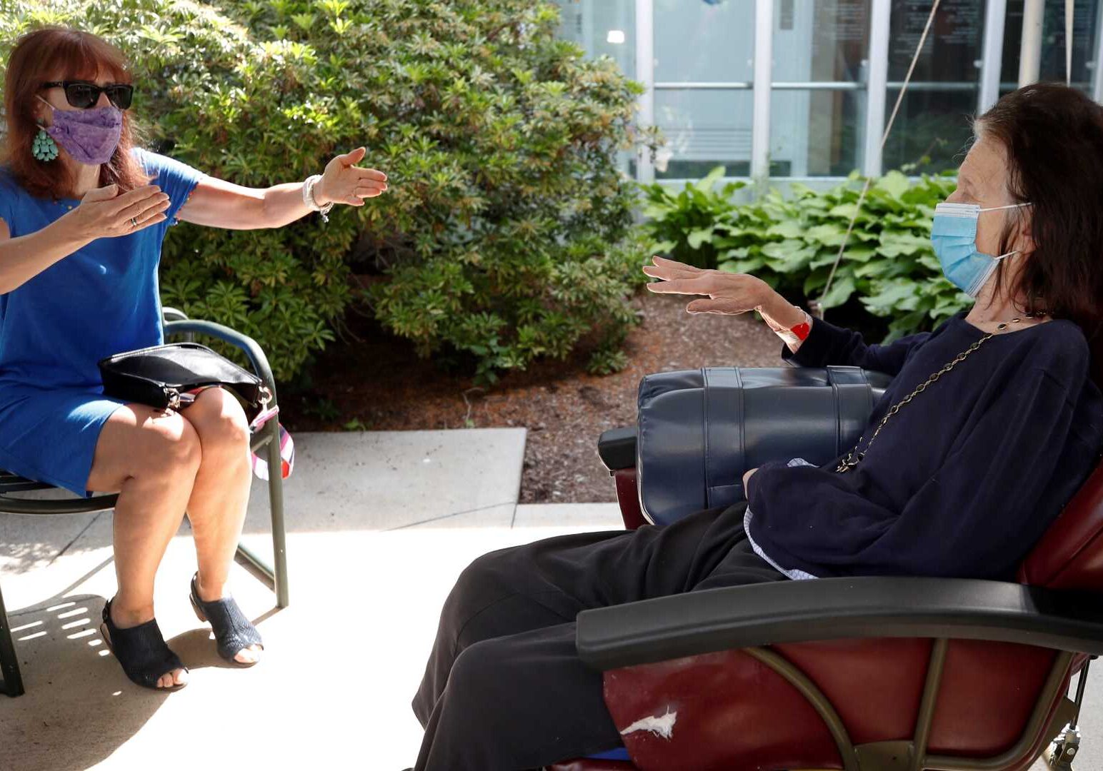 Marcie Abramson, left, and her mother, Cynthia.
