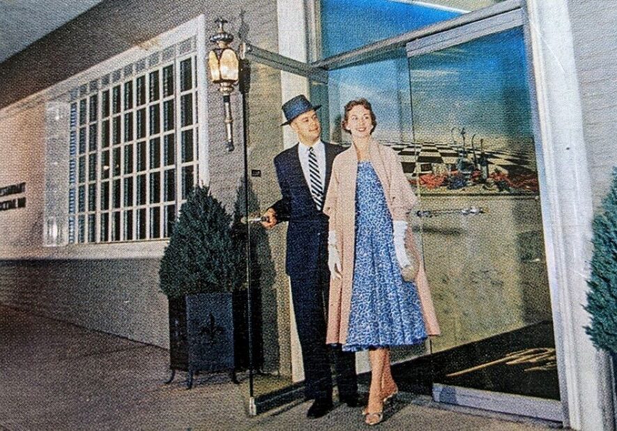 A postcard depicting Putsch’s 210, circa the early 1950s.