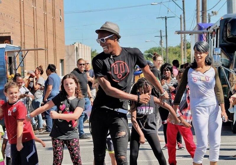 Troostapalooza dancers