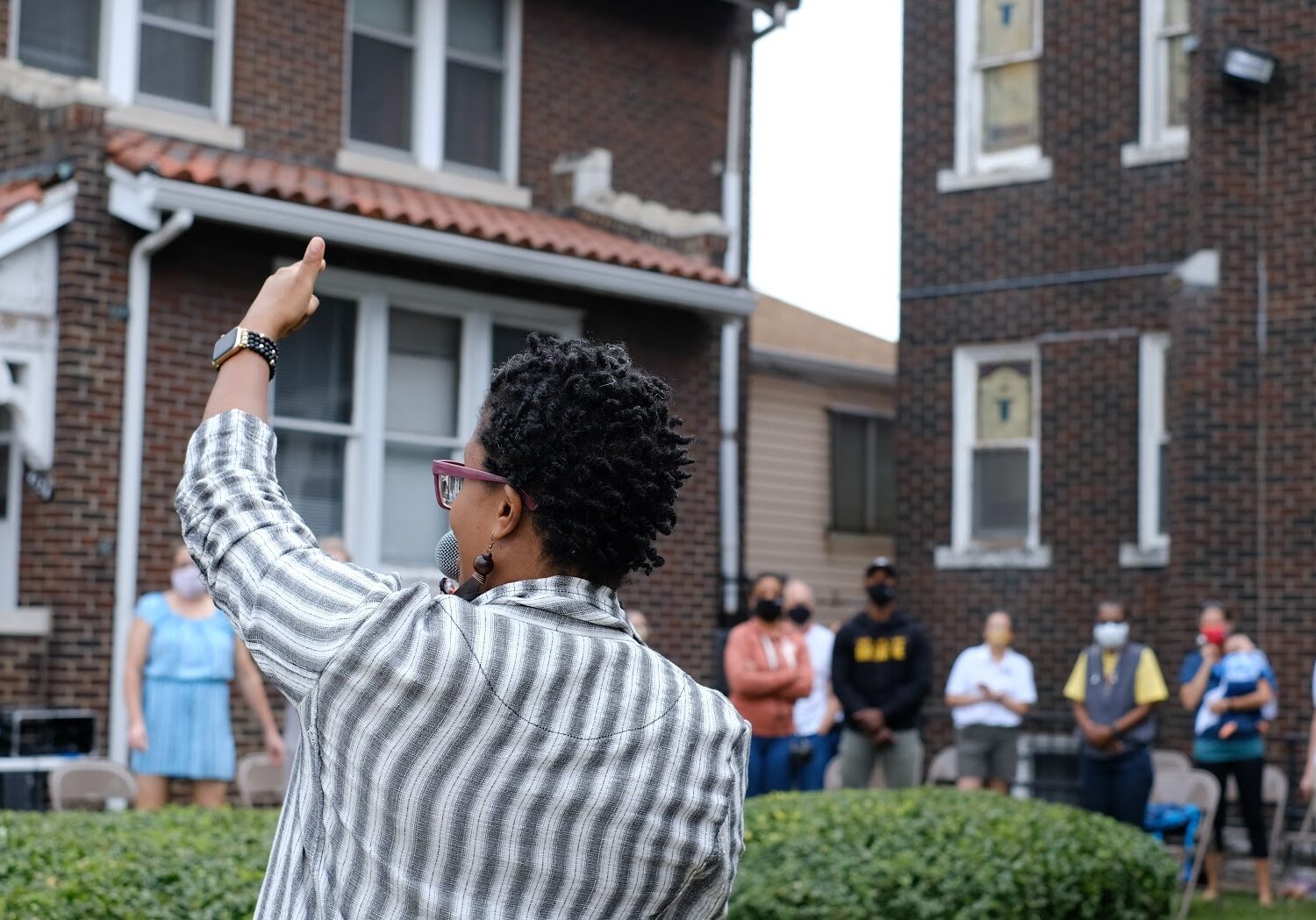 Rev. Michelle Higgins speaks to the canvassers at St. John’s Church
