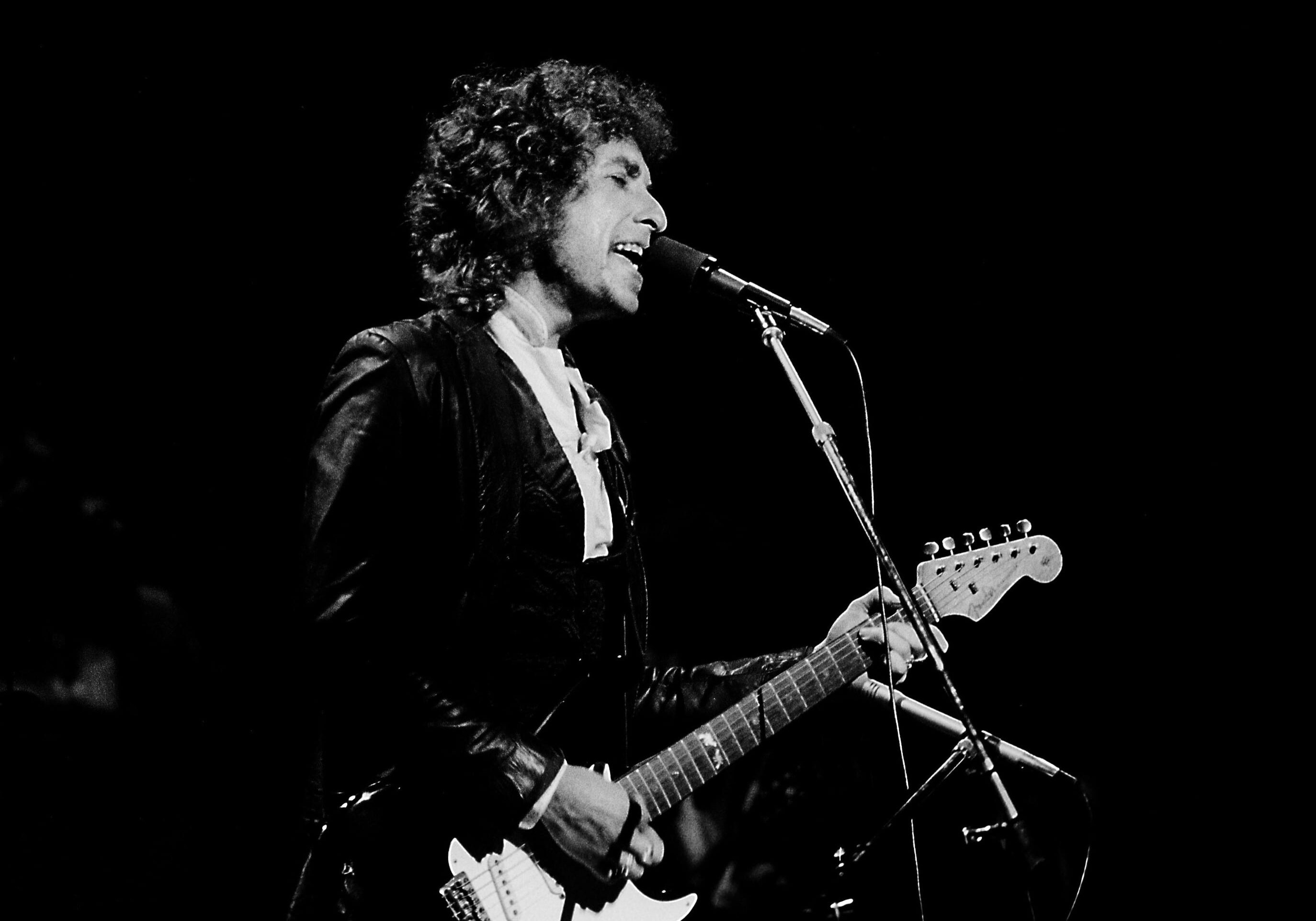 Bob Dylan performs in Chicago in 1978. He is the first American to claim the Nobel Prize in literature since Toni Morrison won in 1993.
