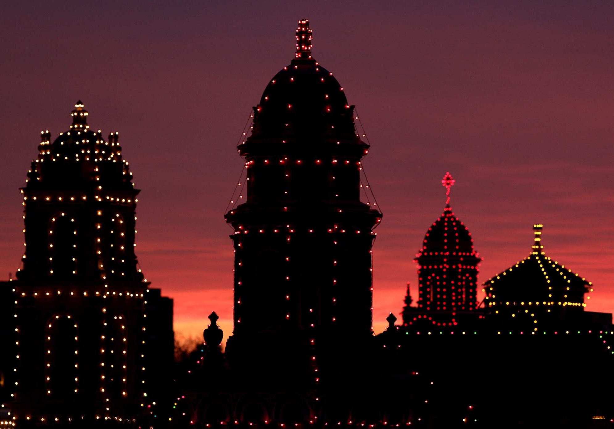 Sunset on the Country Club Plaza